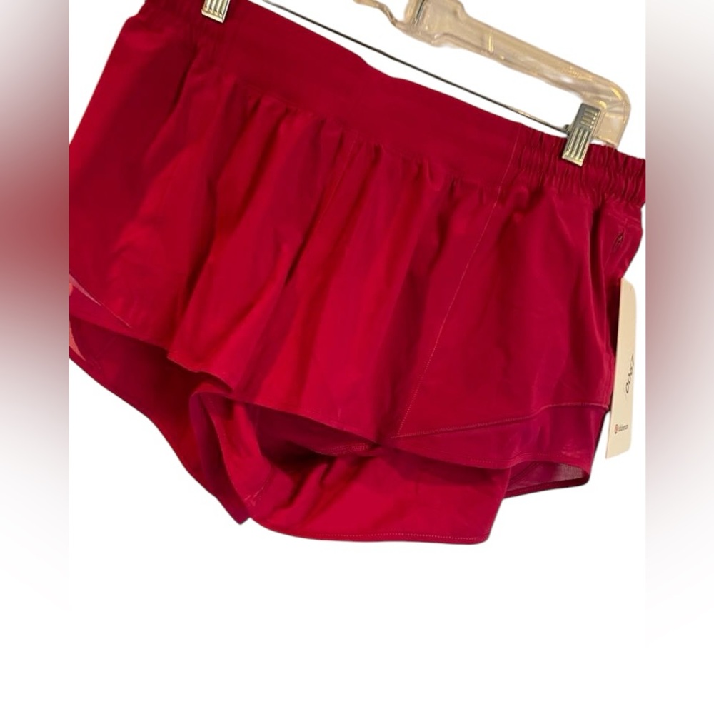 NWT Lululemon hotty hot LR short PASSIONATE PINK size: 14 - Picture 2 of 4